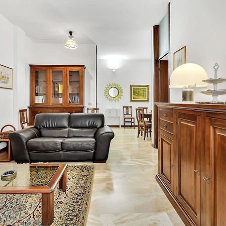 Alessia'S Flat - Sesto Apartment Sesto San Giovanni Luaran gambar