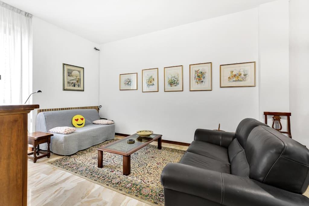 Alessia'S Flat - Sesto Apartment Sesto San Giovanni Luaran gambar