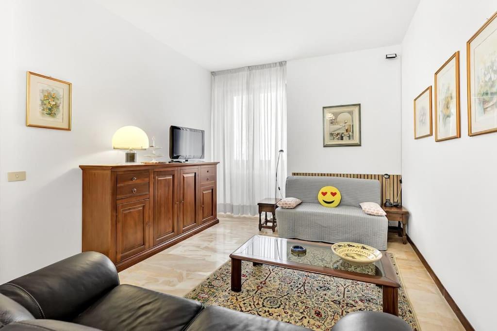 Alessia'S Flat - Sesto Apartment Sesto San Giovanni Luaran gambar