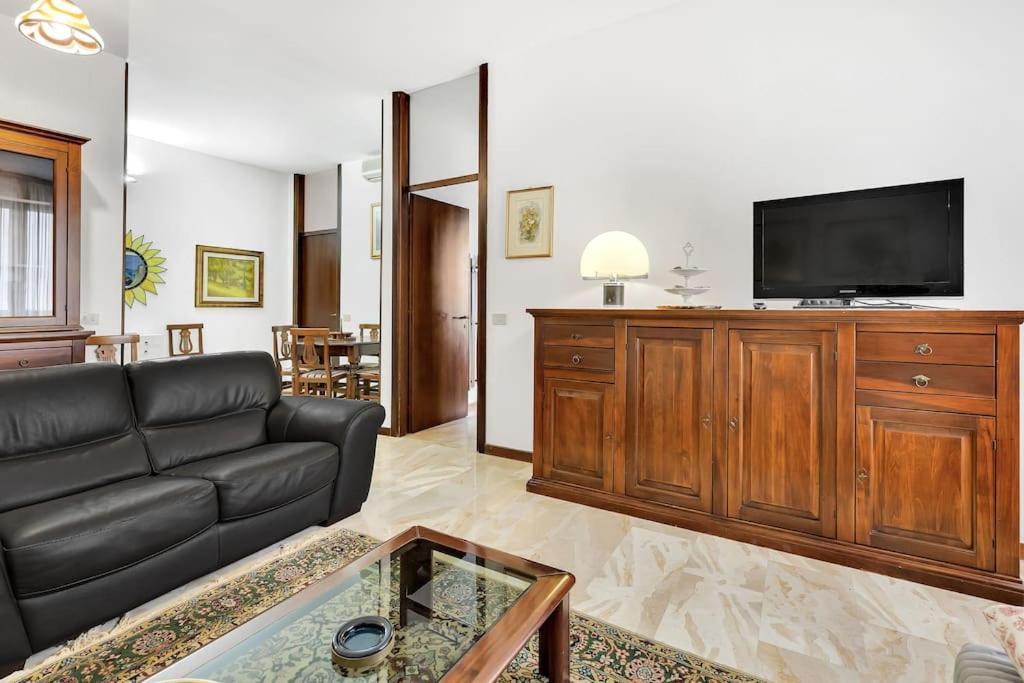 Alessia'S Flat - Sesto Apartment Sesto San Giovanni Luaran gambar
