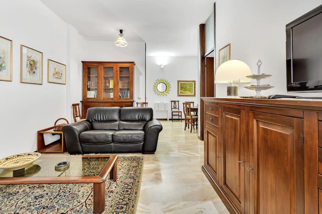 Alessia'S Flat - Sesto Apartment Sesto San Giovanni Luaran gambar